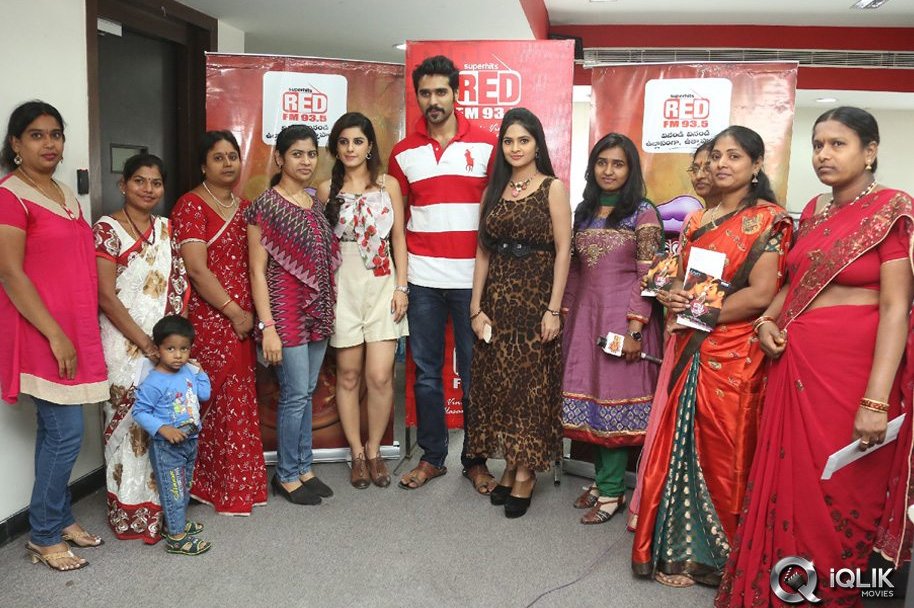 Maine-Pyar-Kiya-Movie-Team-at-Red-FM